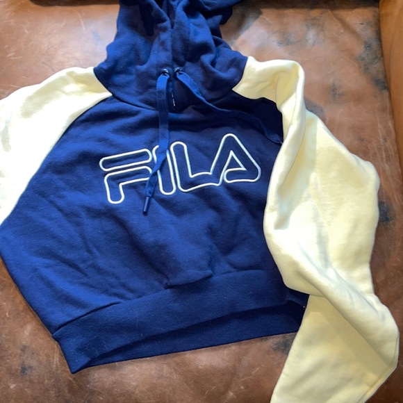 Fila Cropped Sweatshirt - Picture 1 of 2